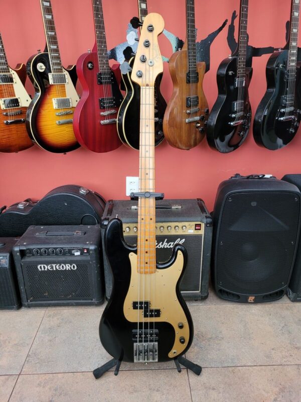 Baixo Fender Precision Japan Reissue 59