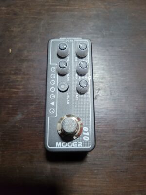 Pedal Pre Amplificador Mooer Two Stones M010