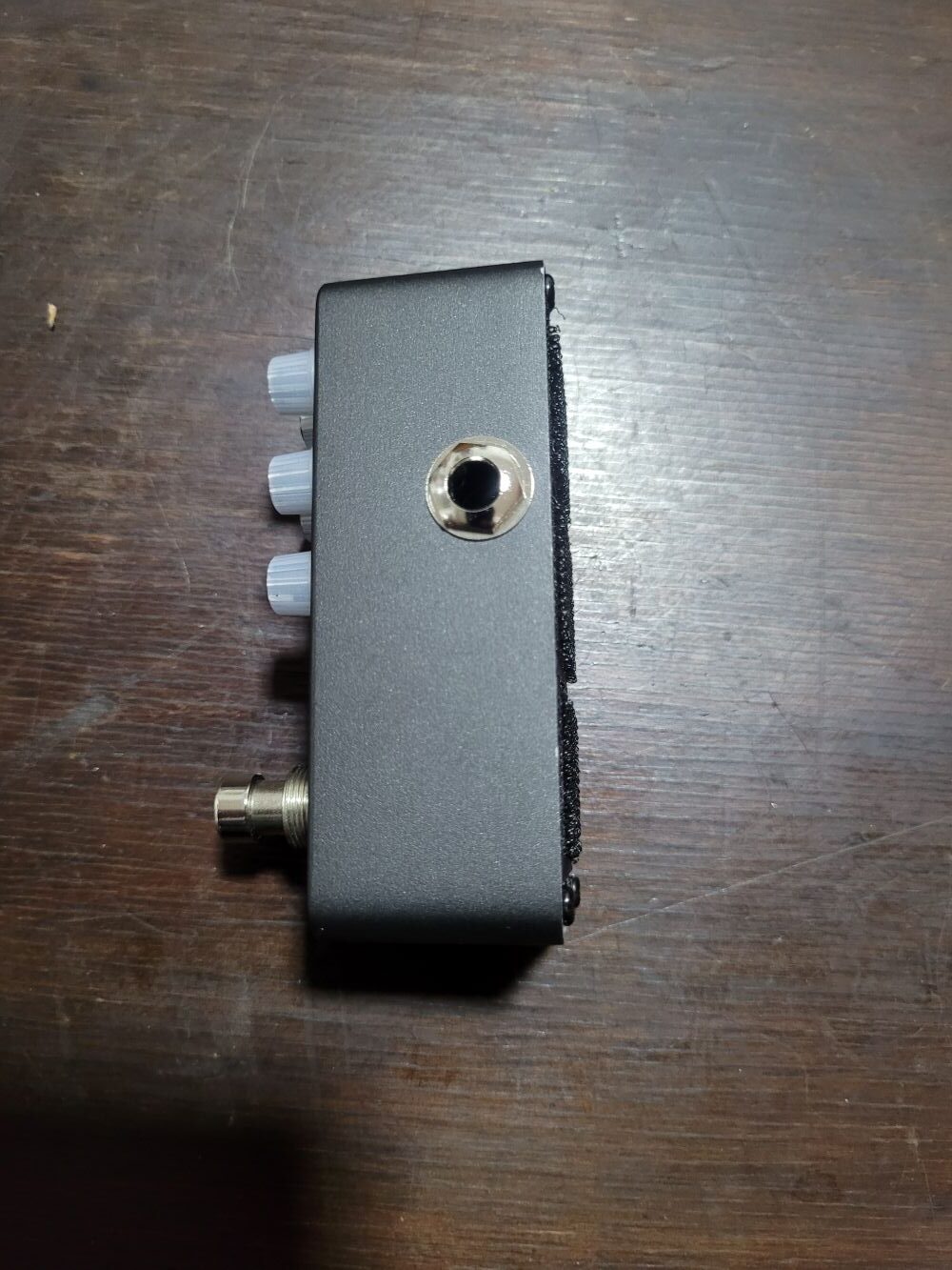 Pedal Pre Amplificador Mooer Two Stones M010 - Imagem 2