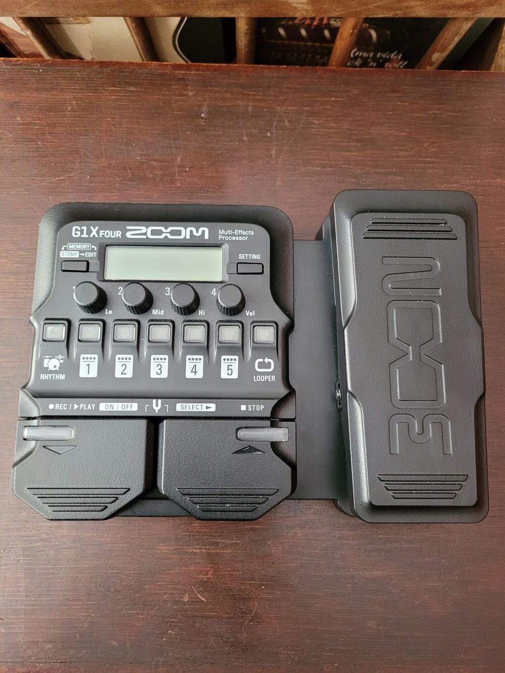 Pedaleira Zoom G1x Four