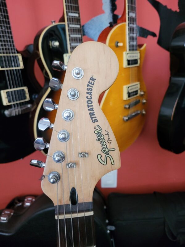 Guitarra Fender Squier Stratocaster Deluxe - Imagem 3