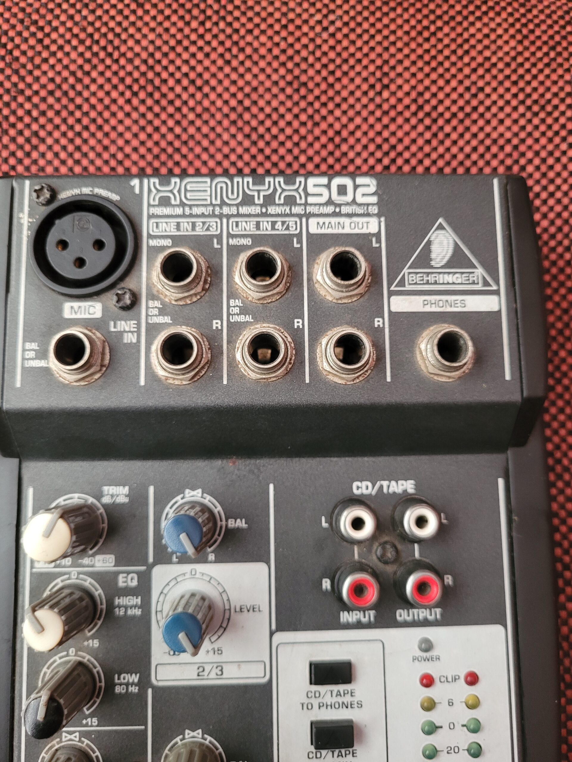 Mesa De Som Behringer Xenyx 502 - Imagem 5