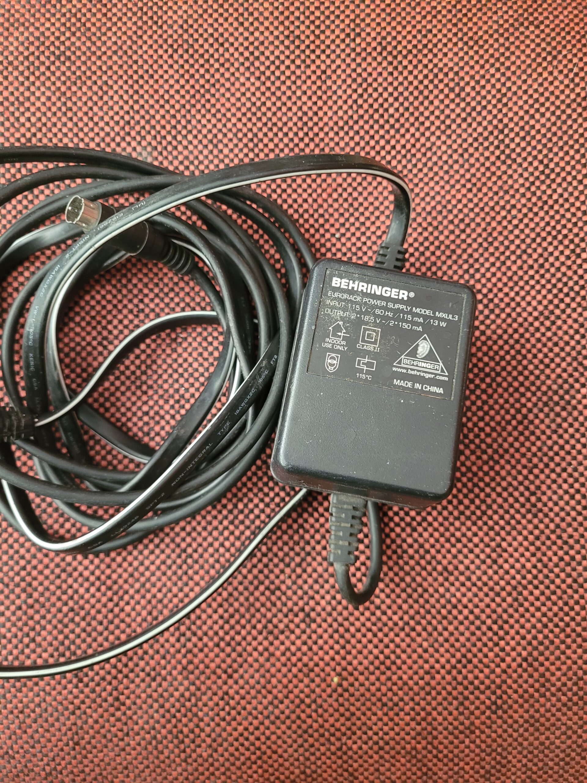 Mesa De Som Behringer Xenyx 502 - Imagem 6