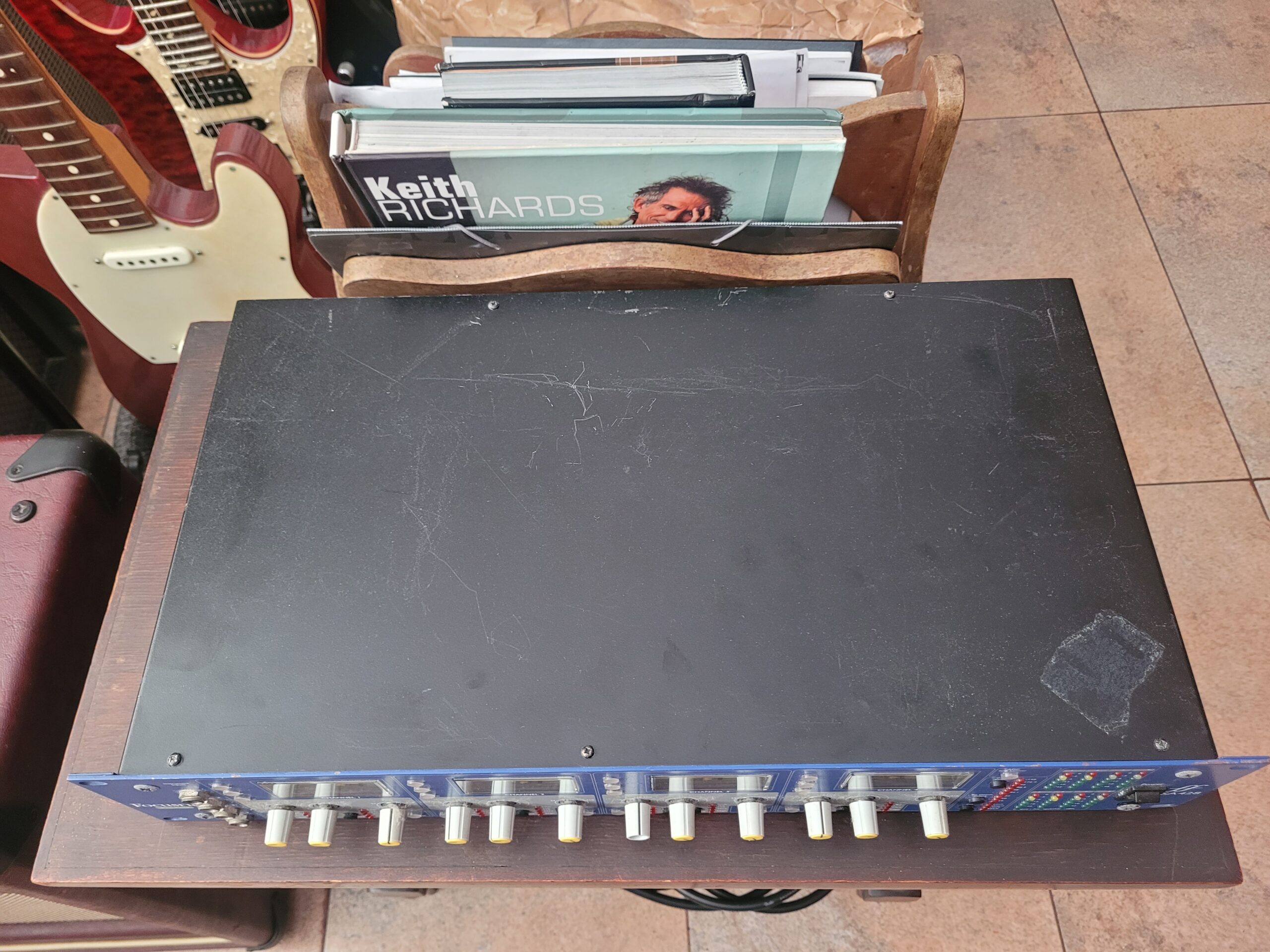 Pre Amplificador Focusrite Isa 428 - Imagem 7