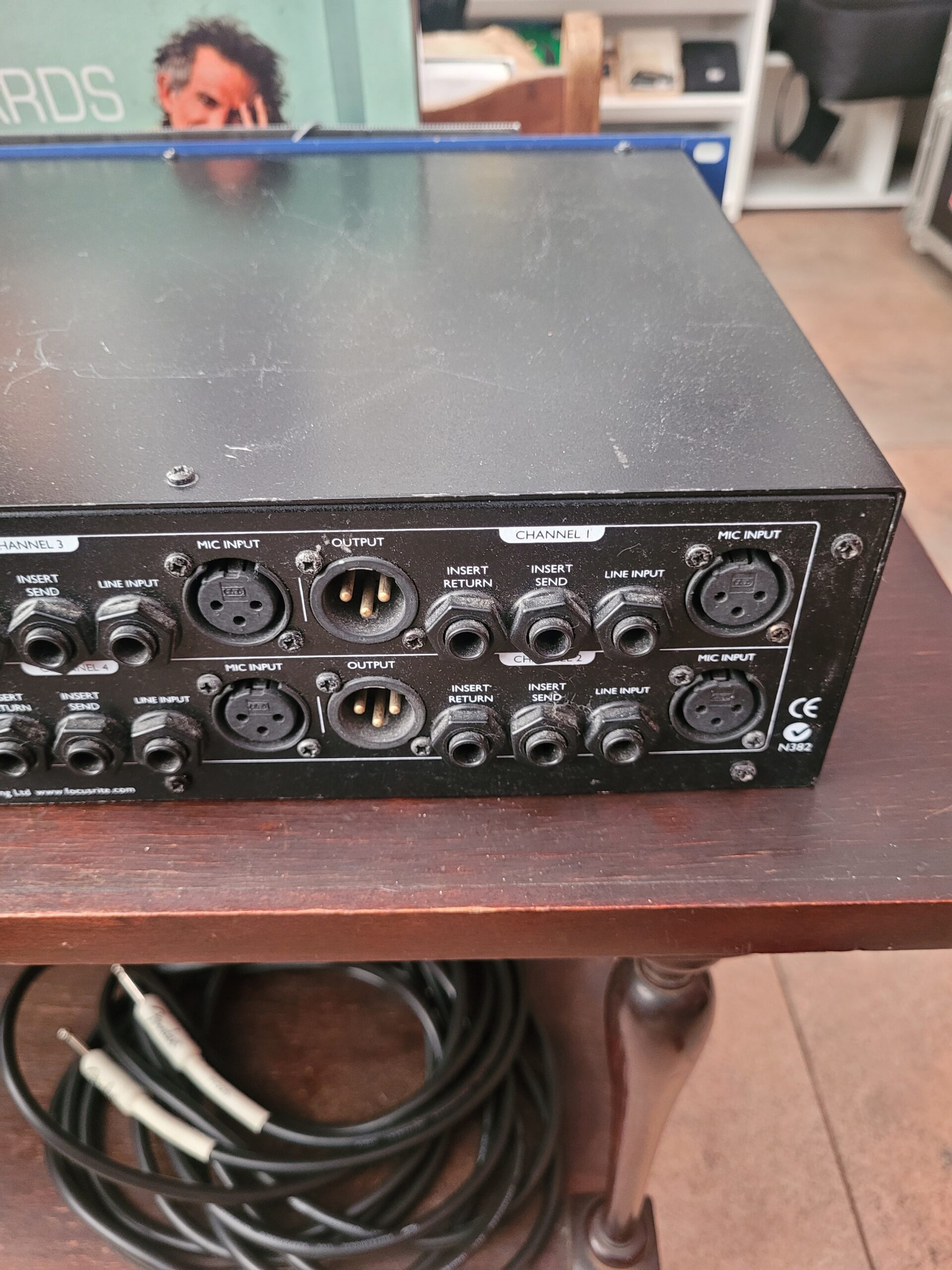 Pre Amplificador Focusrite Isa 428 - Imagem 11
