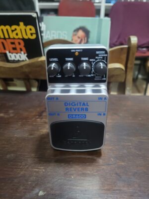 Pedal Behringer Digital Reverb Dr600